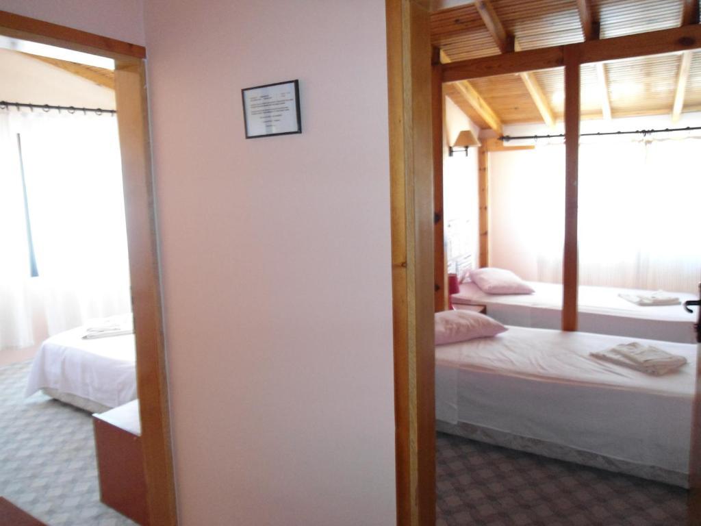 Teras Motel Foça Ruang foto