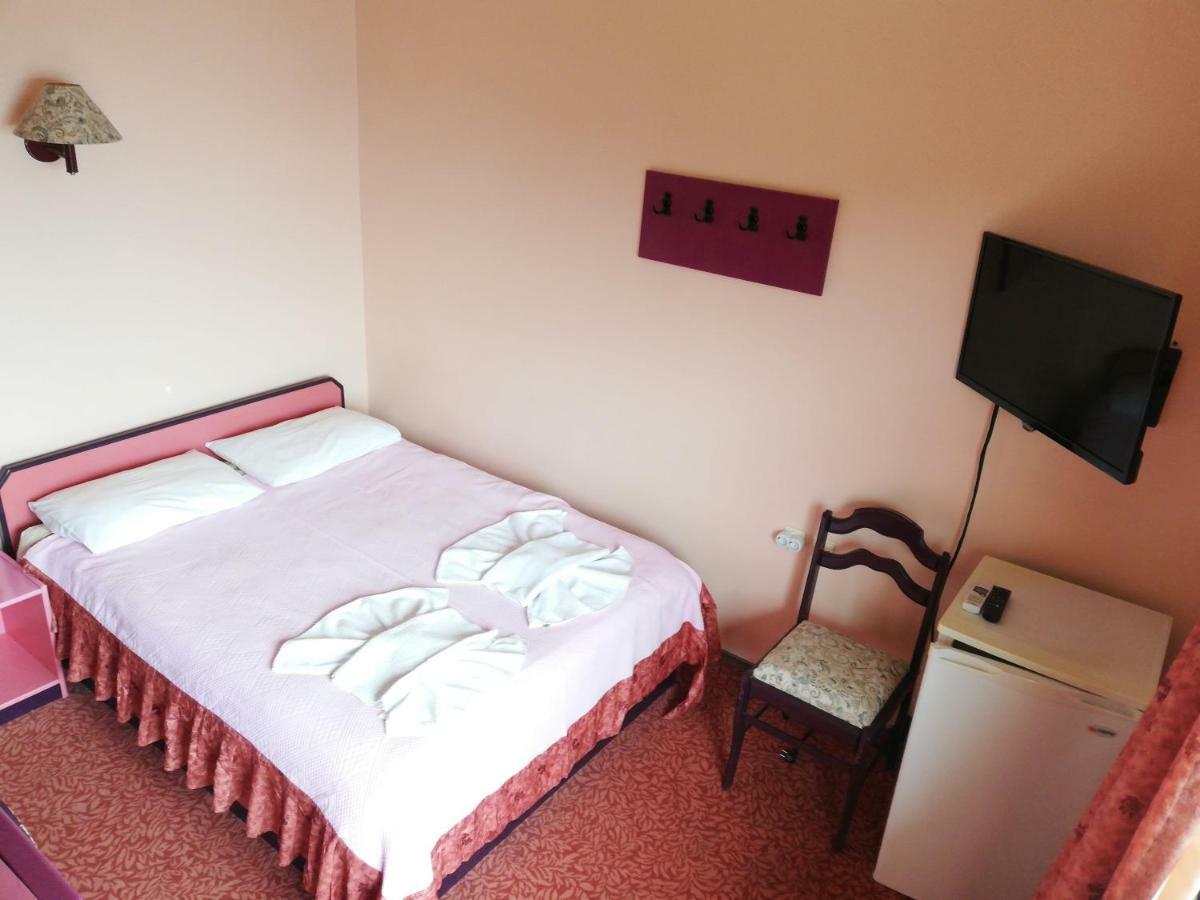 Teras Motel Foça Bagian luar foto