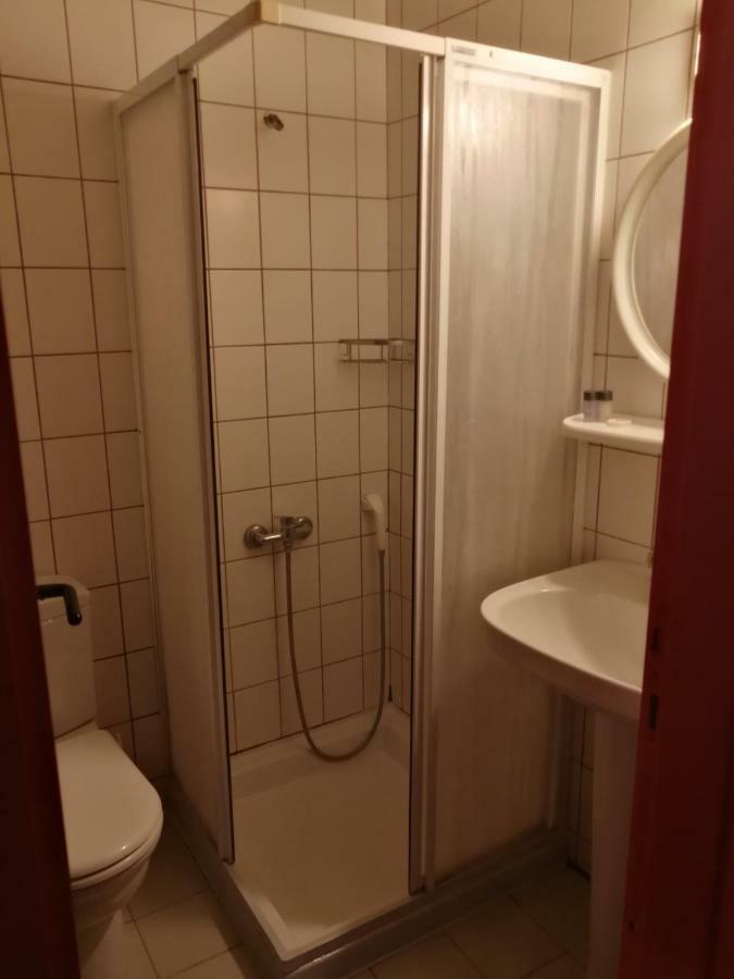Teras Motel Foça Bagian luar foto